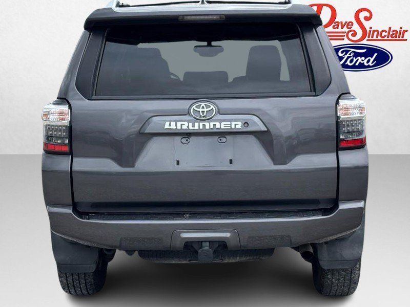 Used 2017 Toyota 4Runner SR5 AWD/4WD image 8