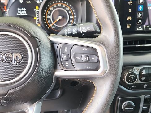 Used 2024 Jeep Wrangler Unlimited Sahara AWD/4WD image 18