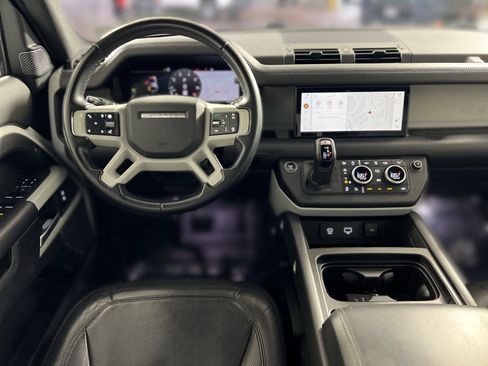 Used 2024 Land Rover Defender 110 S image 23