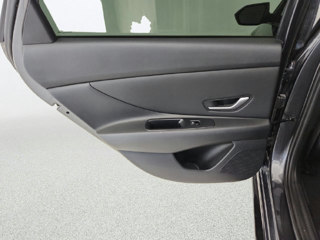 Used 2021 Hyundai Elantra SEL w/ Convenience Package FWD image 24