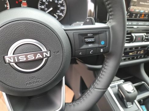 New 2025 Nissan Pathfinder SV w/ Black Appearance Package image 22