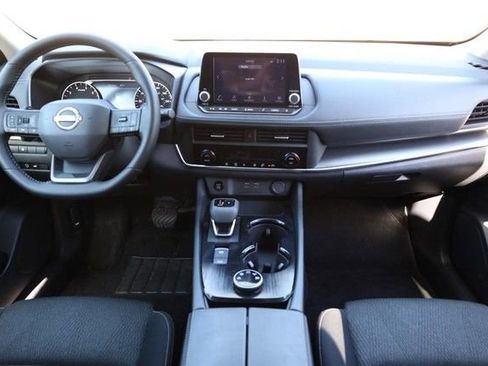 Certified 2025 Nissan Rogue SV AWD/4WD image 22