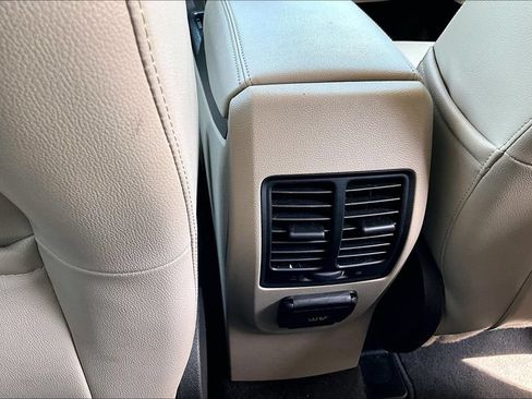 Used 2017 Ford Escape Titanium FWD image 27