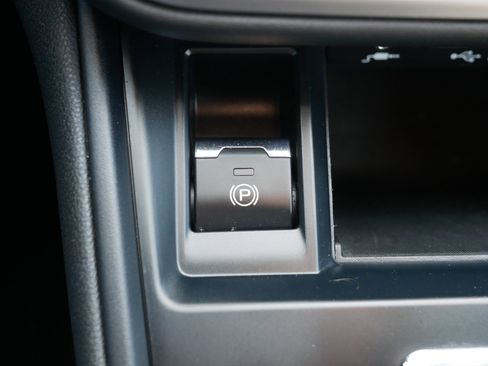 Used 2022 Subaru Legacy image 29