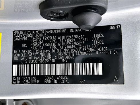 Used 2013 Toyota Highlander w/ Cold Weather Pkg image 36