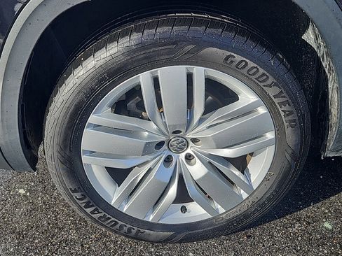 Used 2019 Volkswagen Atlas SE w/ Panoramic Sunroof Package image 4