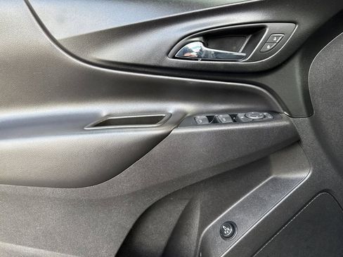 Used 2019 Chevrolet Equinox LT FWD image 11