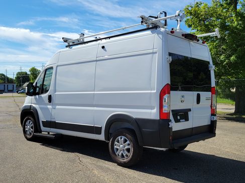 Used 2025 RAM ProMaster 1500 w/ Quick Order Package 22G SLT FWD image 3