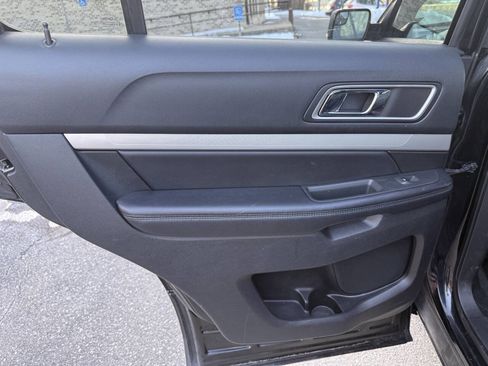 Used 2016 Ford Explorer XLT w/ Equipment Group 202A image 13
