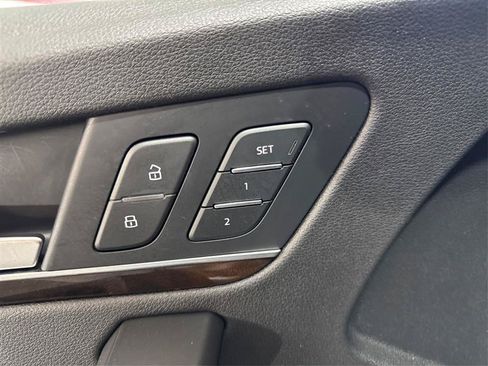 Used 2018 Audi Q5 2.0T Premium Plus w/ Premium Plus Package AWD/4WD image 22