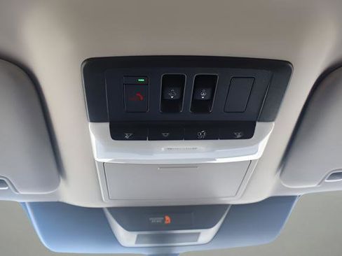 Used 2026 Nissan Pathfinder Platinum AWD/4WD image 12