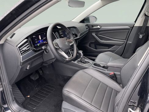 Used 2022 Volkswagen Jetta SE w/ Panoramic Sunroof Package FWD image 11
