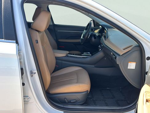 Used 2023 Hyundai Sonata Limited w/ Cargo Package FWD image 10