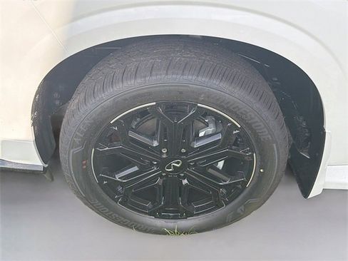 New 2026 INFINITI QX80 4WD image 29