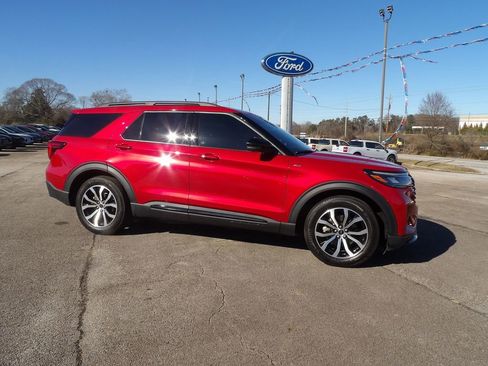 Used 2025 Ford Explorer ST-Line w/ Premium Package image 1