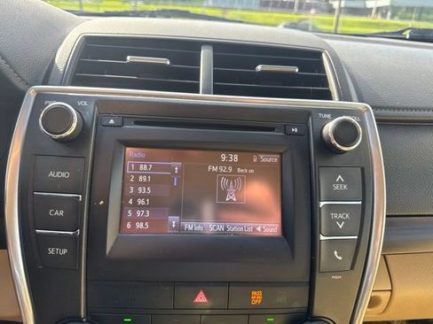 Used 2016 Toyota Camry LE FWD image 16
