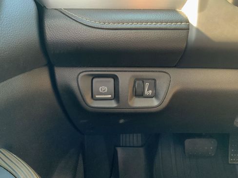 Used 2021 GMC Acadia SLE w/ Driver Convenience Package FWD image 28