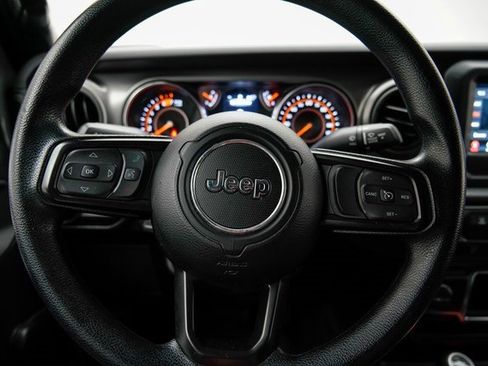 Used 2023 Jeep Wrangler Willys image 32