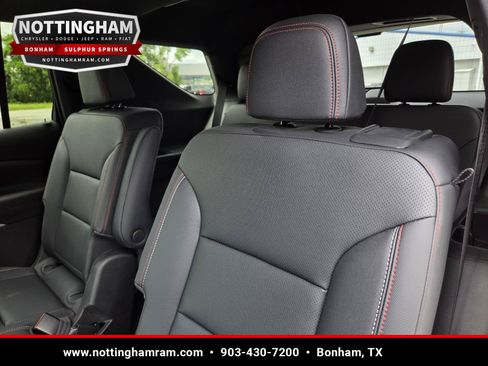 Used 2024 Chevrolet Traverse Z71 w/ Enhanced Driving Package AWD/4WD image 30