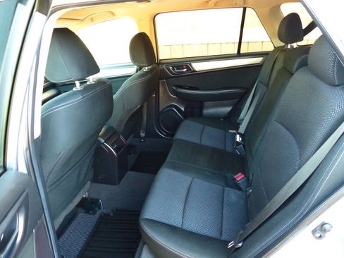 Used 2016 Subaru Outback 2.5i Premium image 39