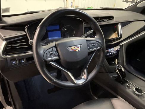 Used 2025 Cadillac XT6 Premium Luxury image 20