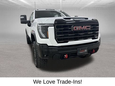 Used 2025 GMC Sierra 2500 AT4X AWD/4WD image 3