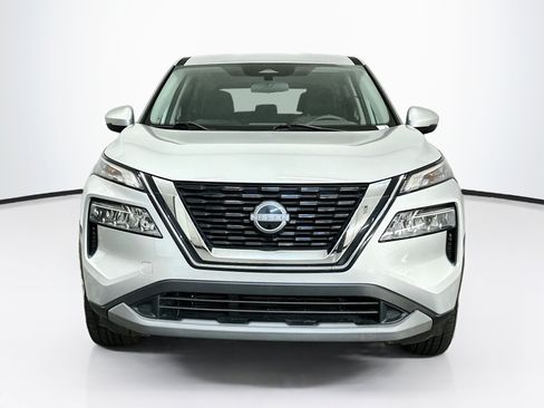 Used 2022 Nissan Rogue SV AWD/4WD image 2