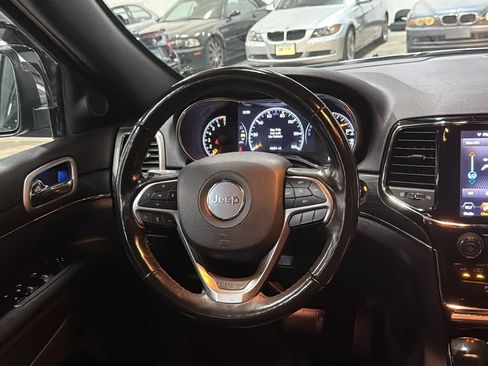 Used 2020 Jeep Grand Cherokee Limited AWD/4WD image 27