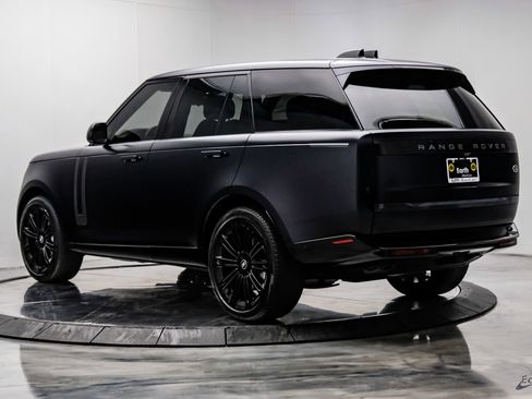 Used 2023 Land Rover Range Rover SE image 10