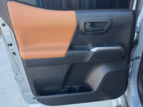 Used 2019 Toyota Tacoma SR5 image 15