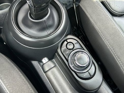 Used 2024 MINI Cooper S FWD image 28