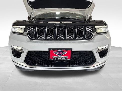 Used 2022 Jeep Grand Cherokee Summit AWD/4WD image 23