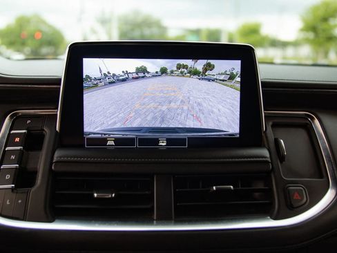 Used 2021 Chevrolet Suburban LT RWD image 33