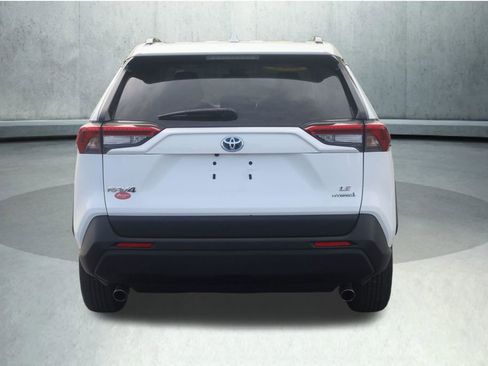 Used 2022 Toyota RAV4 LE AWD/4WD image 19