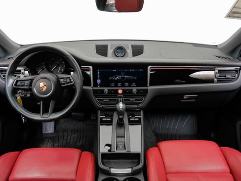 Used 2024 Porsche Macan AWD/4WD image 19