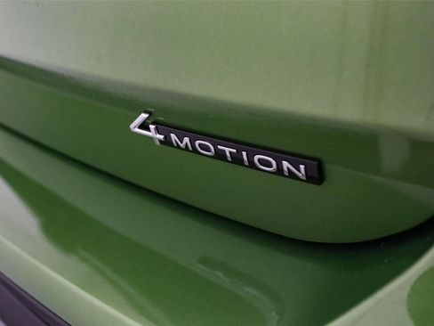 New 2026 Volkswagen Taos SEL image 11