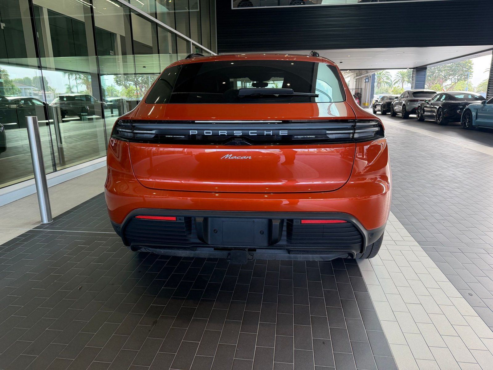 Certified 2025 Porsche Macan Electric RWD image 10