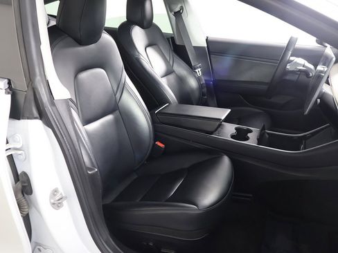Used 2020 Tesla Model 3 Performance image 28