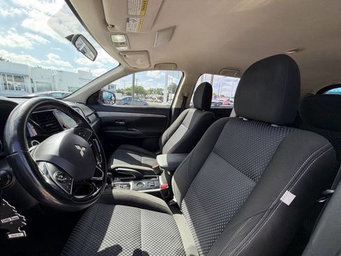 Used 2018 Mitsubishi Outlander LE FWD image 12
