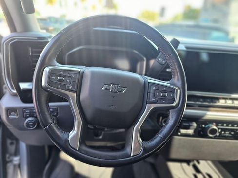 Used 2022 Chevrolet Silverado 1500 LT AWD/4WD image 22