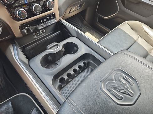 Used 2022 RAM 1500 Laramie AWD/4WD image 28