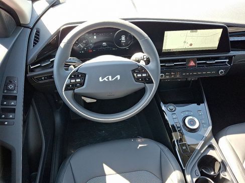 New 2025 Kia Niro Wind w/ Wind Preserve Package image 7