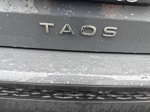 Used 2023 Volkswagen Taos SE AWD/4WD image 7
