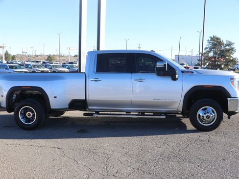 Used 2022 GMC Sierra 3500 SLT w/ SLT Premium Package image 8