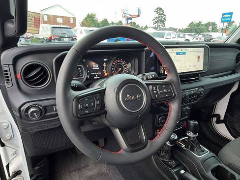 Used 2024 Jeep Wrangler Unlimited Rubicon w/ XTREMEE 35" Tire Package AWD/4WD image 24