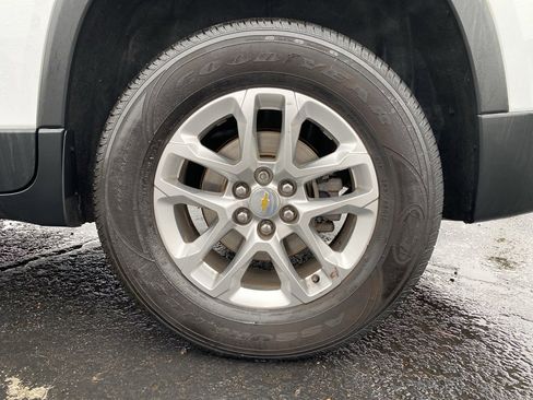 Used 2021 Chevrolet Traverse LS image 18