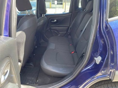 Used 2018 Jeep Renegade Altitude AWD/4WD image 34