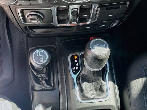 Used 2020 Jeep Wrangler Unlimited Sport AWD/4WD image 16