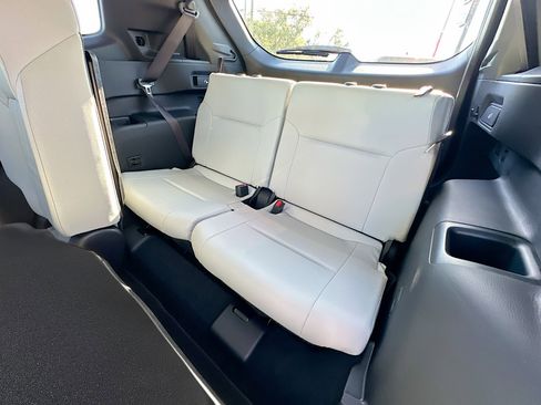 New 2025 Mitsubishi Outlander SEL image 18