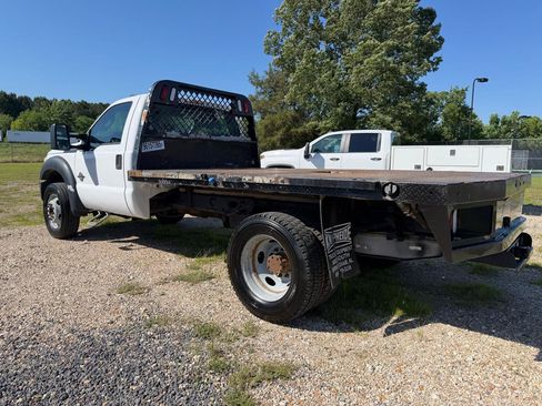 Used 2014 Ford F550 2WD Regular Cab Super Duty image 4